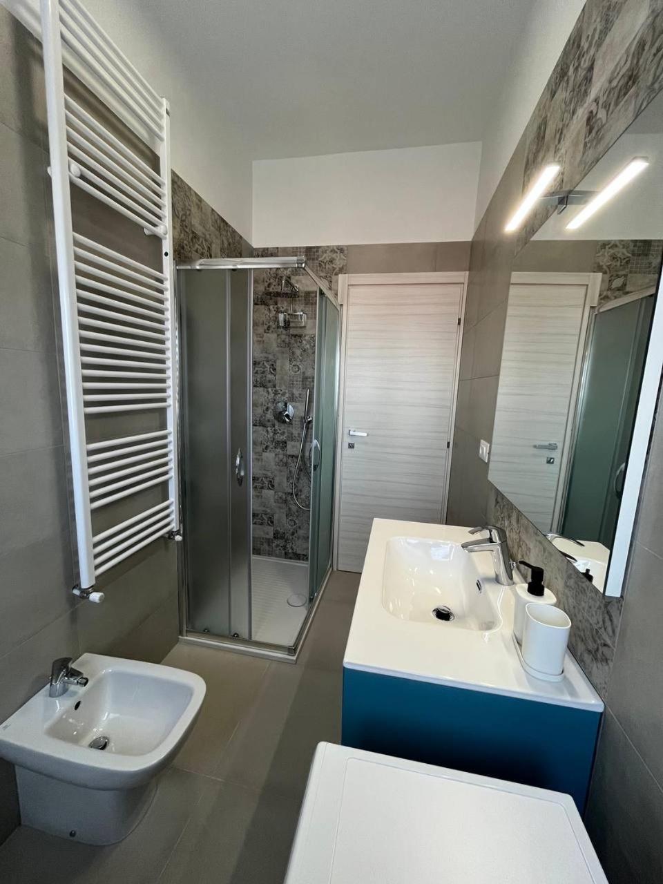 Red & Blue Apartments Termoli Exterior photo